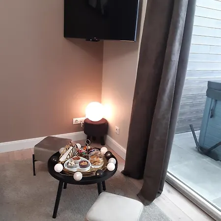 La Pause Roseeenne Bed & Breakfast