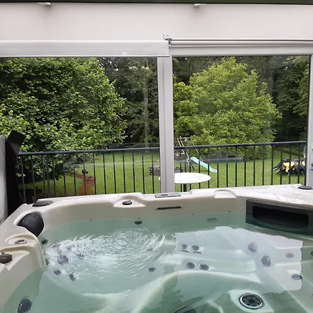 La Pause Roseeenne Bed & Breakfast 4*