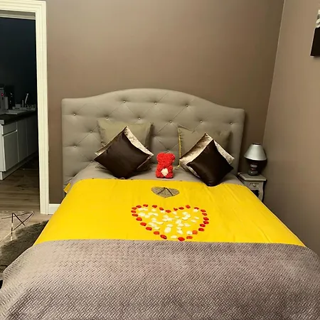 La Pause Roseeenne Bed & Breakfast 4*