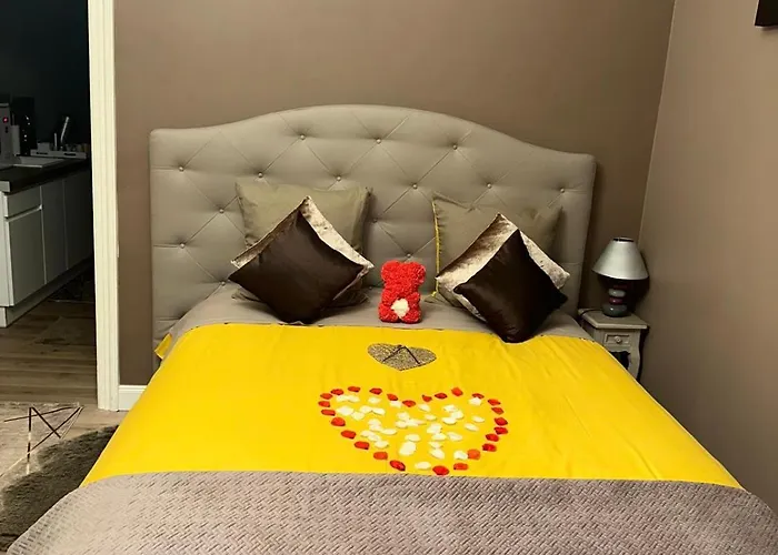 La Pause Roséeenne Couette-café 4*